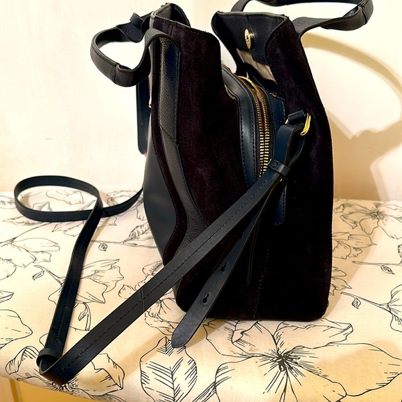 Handbag - Picture 2 of 10